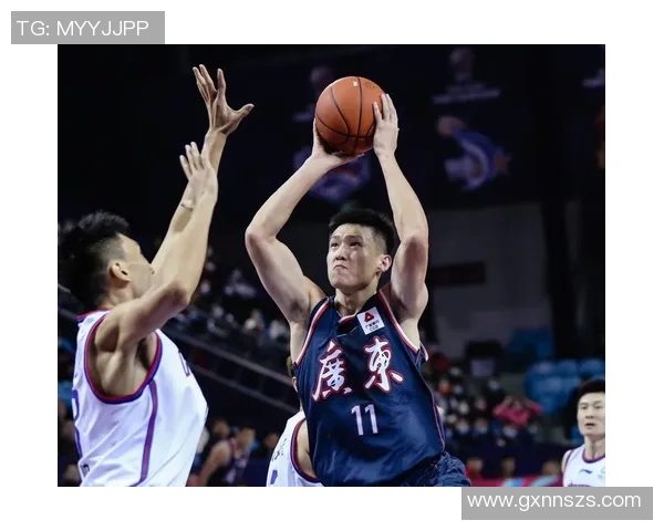 周鹏:从篮球场上的传奇到生活中的奋斗者,见证青春与梦想的交汇点 周鹏:从篮球场上的传奇到生活中的奋斗者,见证青春与梦想的交汇点