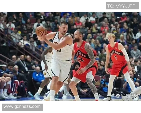 快船与掘金激战正酣NBA直播原声带你感受现场氛围